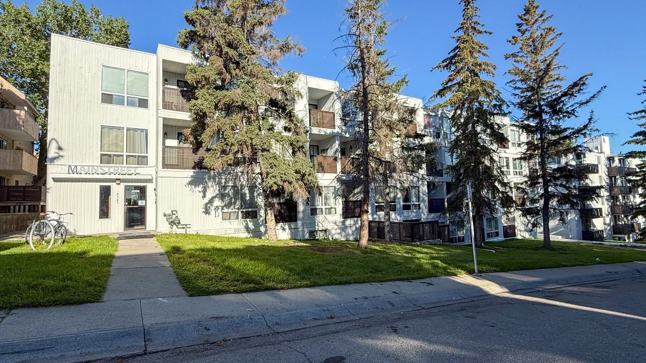 Sunview Manor - Photo 3 of 23