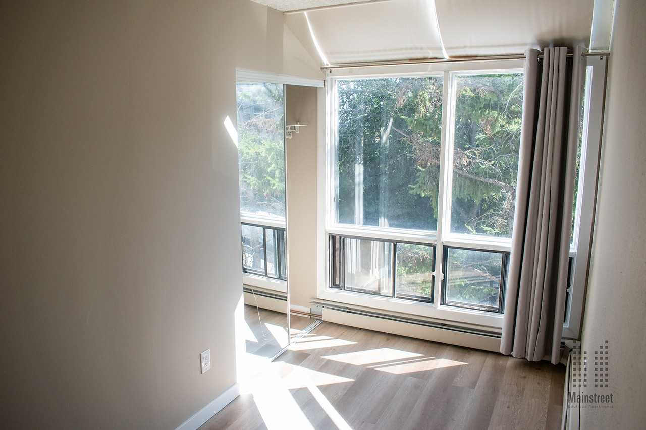 Sunview Manor - Photo 7 of 20