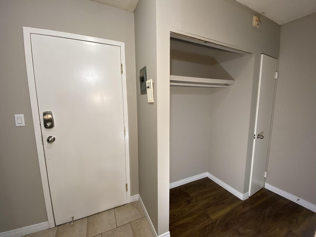 Oakmount Manor - Photo 7 of 12