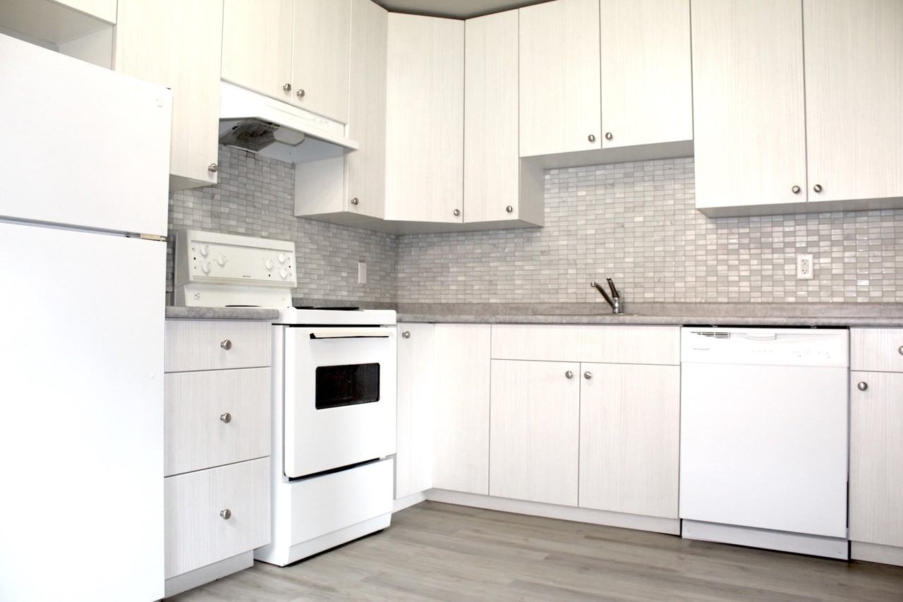 Ret 3955 - Photo 5 of 8