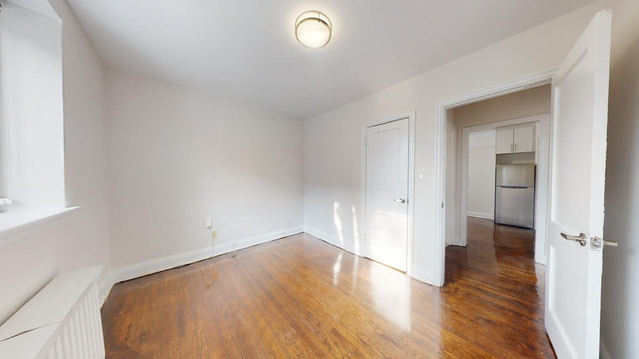 316-320 Lonsdale - Photo 4 of 26