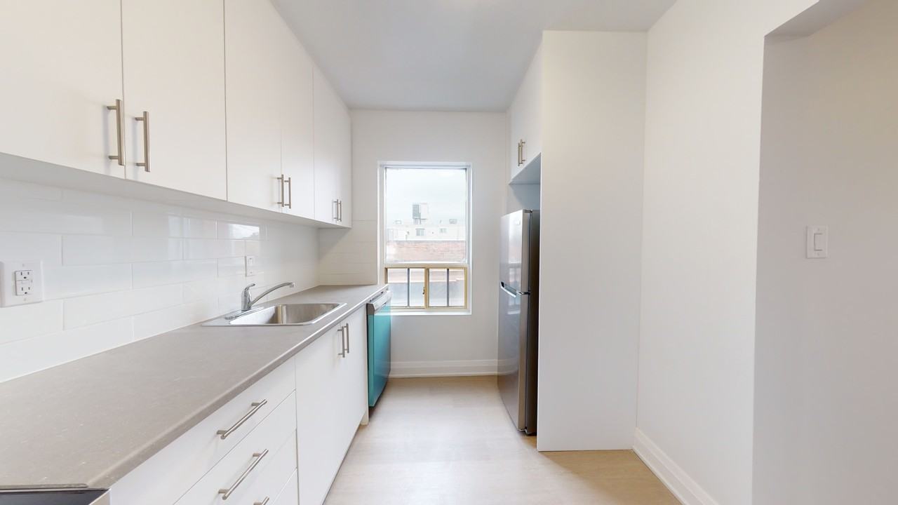 98 Northcliffe - Photo 6 of 17