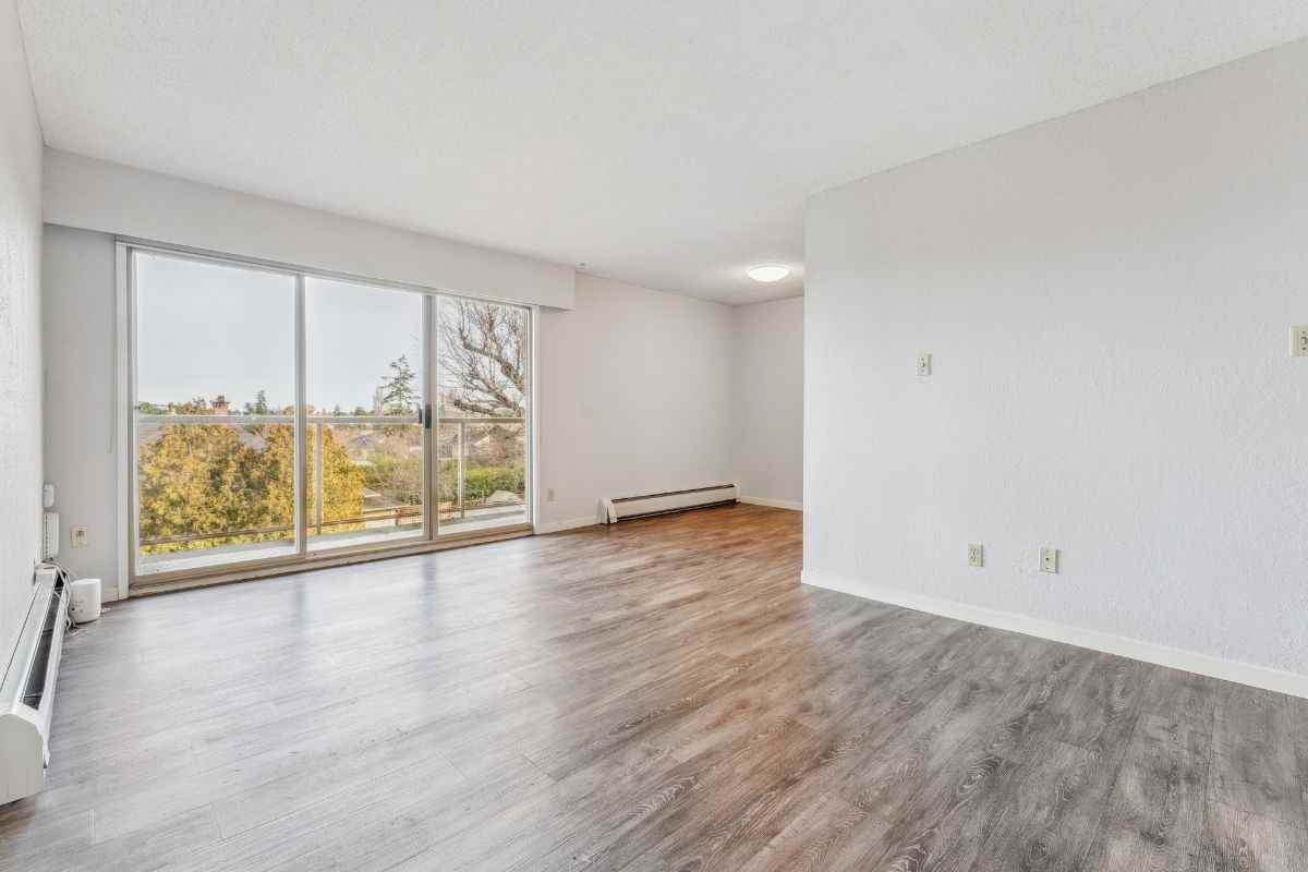 Gorge Towers - Photo 3 of 10