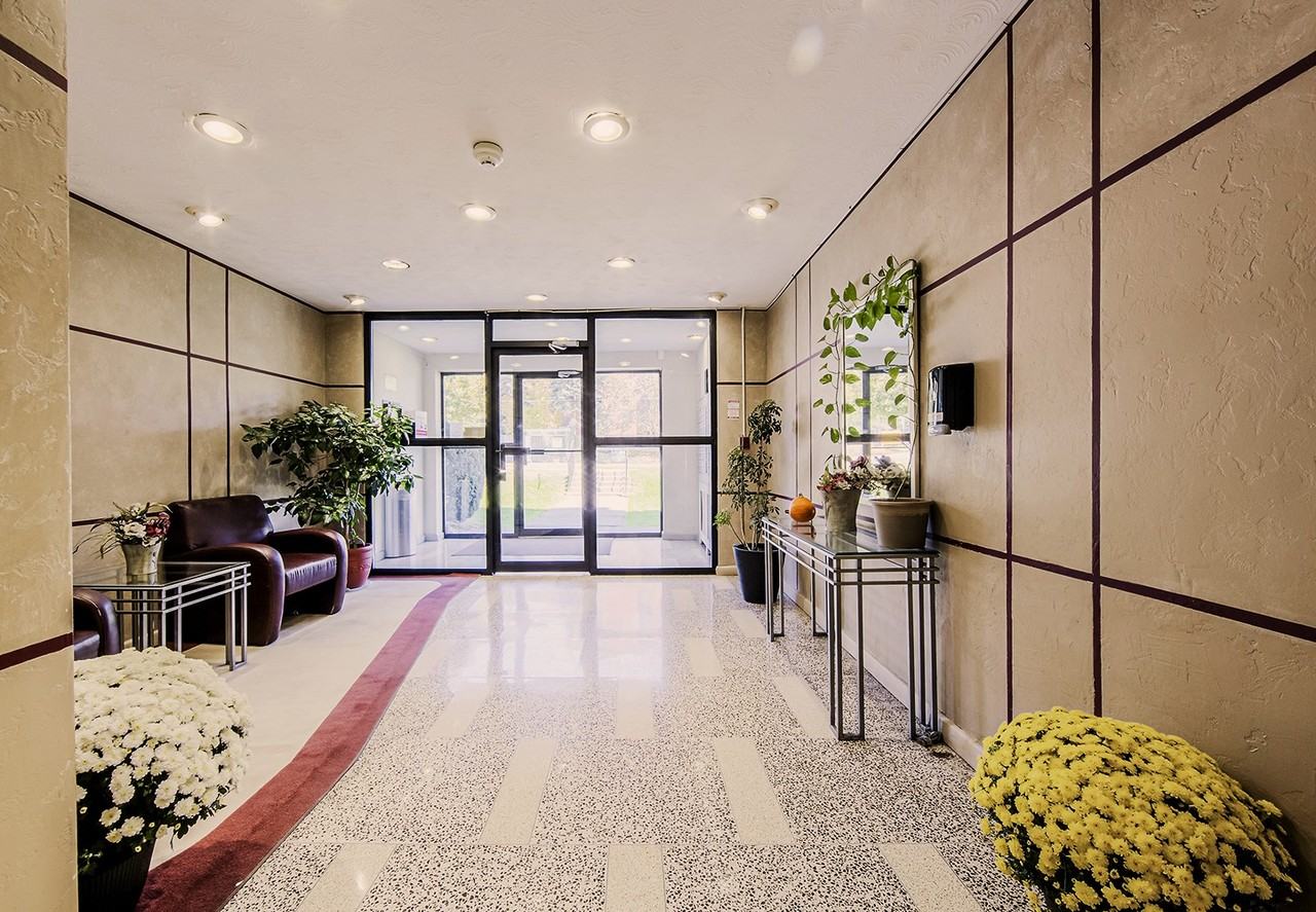 1700 Victoria Park Avenue - Photo 3 of 11