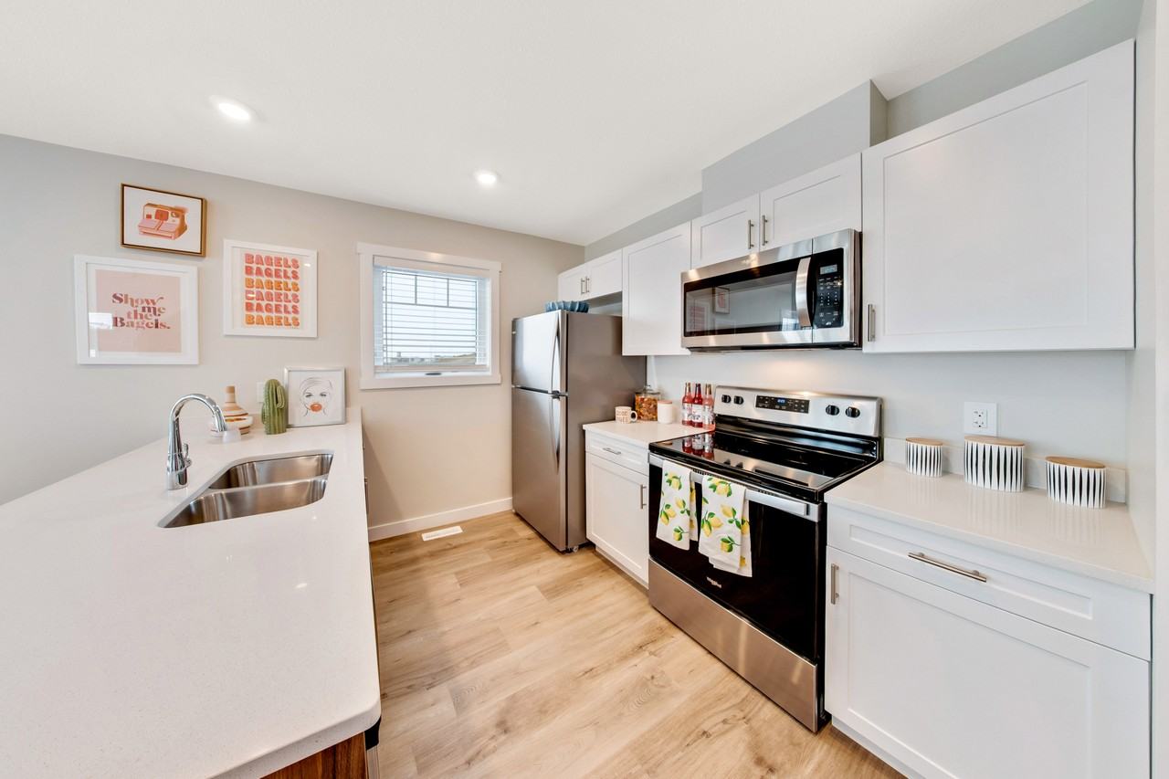 Bella Towns - Photo 5 of 50