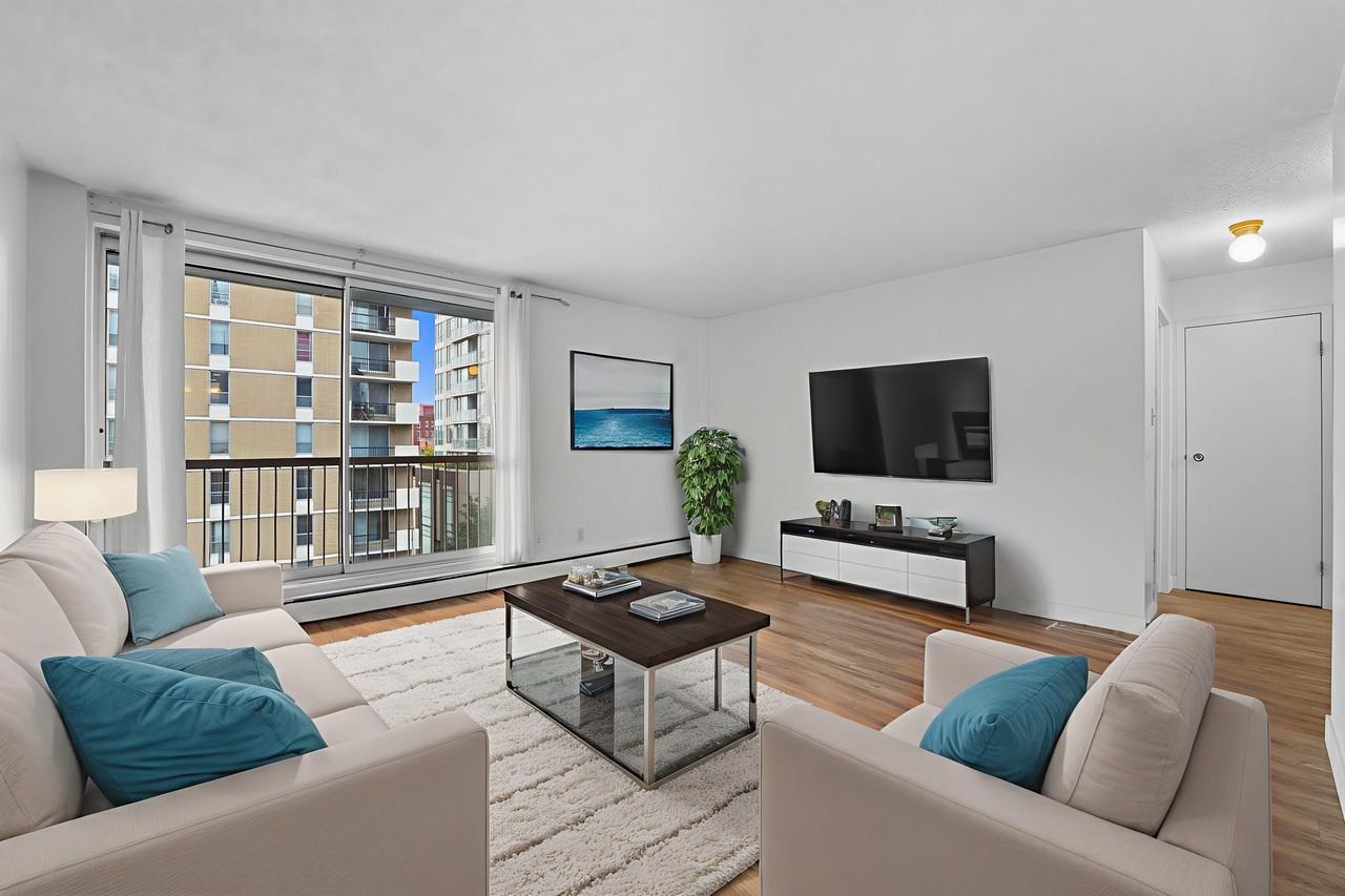 Westbury House Apartments - Photo 3 of 9