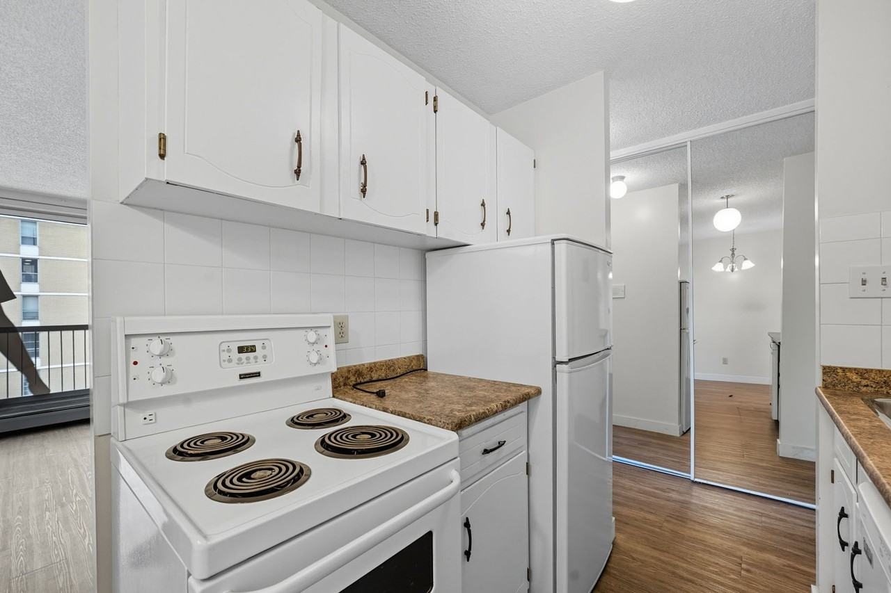 Westbury House Apartments - Photo 5 of 9