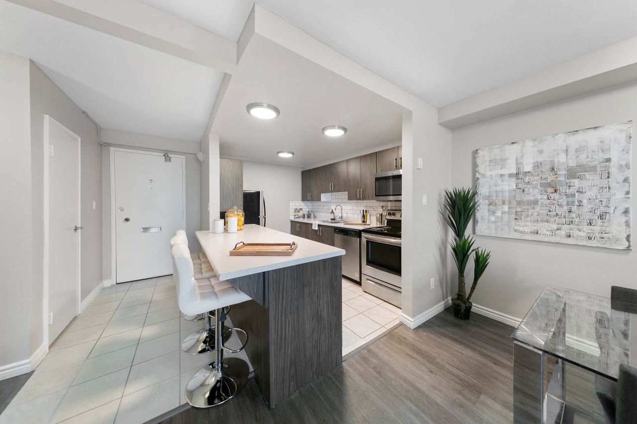 St. Clair Towers - Photo 7 of 44