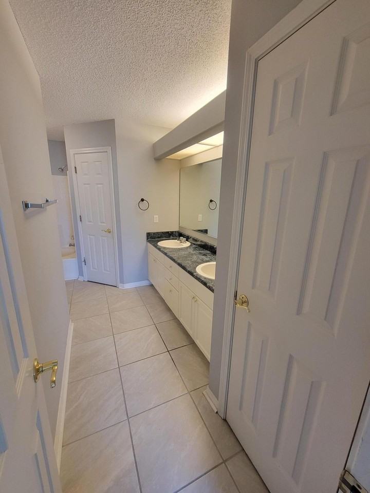 2734 Rambler Ct - Photo 6 of 25