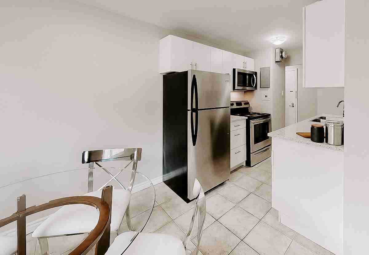 Elizabeth Towers - Photo 5 of 10