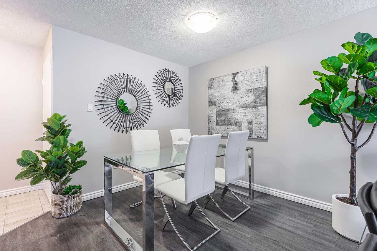 Victoria Arms - Photo 5 of 15