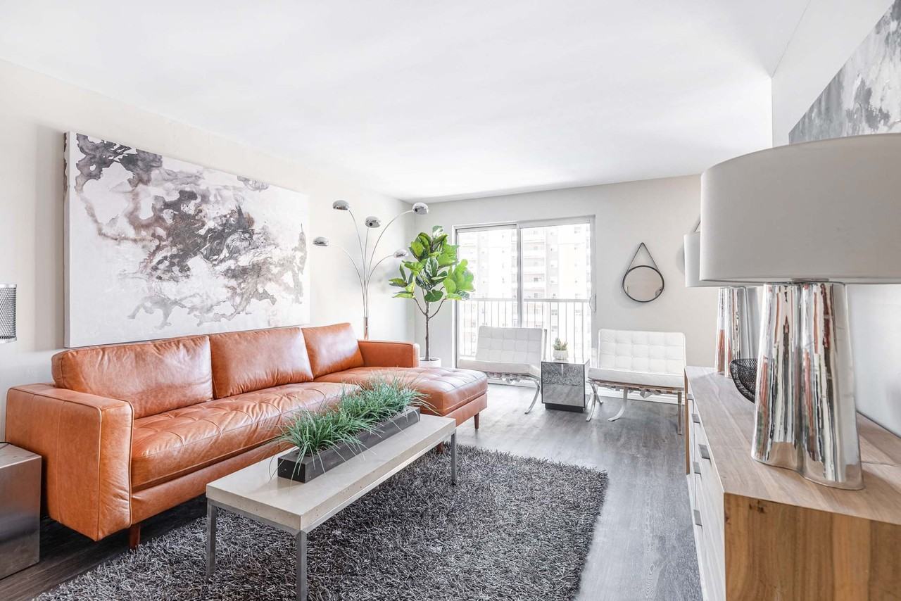 St. James Place II, III & IV - Photo 5 of 21