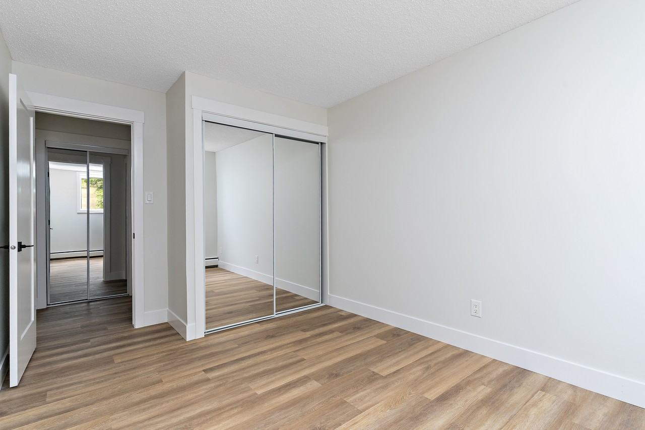 Parklane Manor Apartments – 114 Street NW - Photo 4 of 50