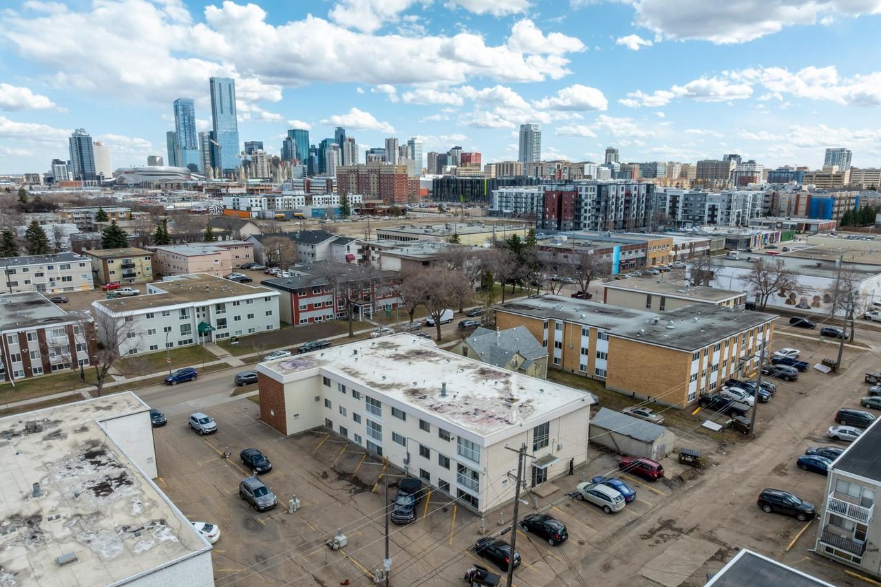 Parklane Manor Apartments – 114 Street NW - Photo 7 of 50