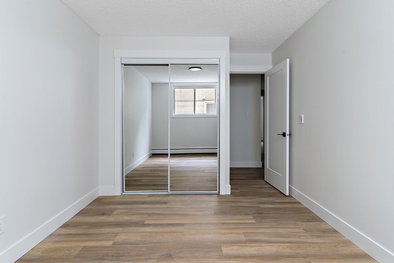 Parklane Manor Apartments – 114 Street NW - Photo 7 of 50