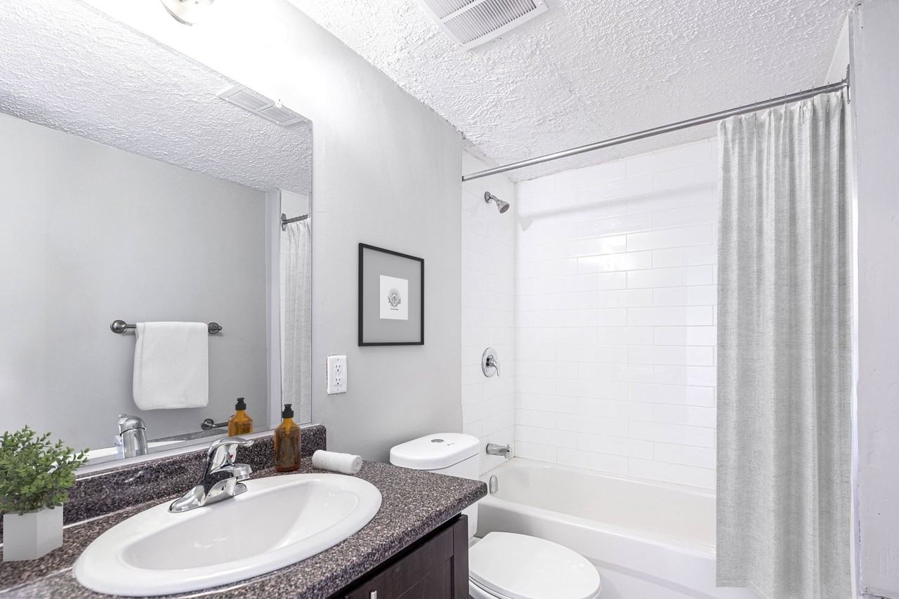 The Whitehall - Photo 6 of 11