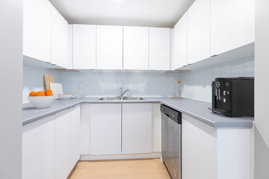 Parkside Tower - Photo 3 of 10