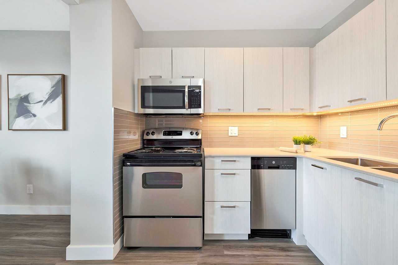 Bridgewood Place - Photo 2 of 36