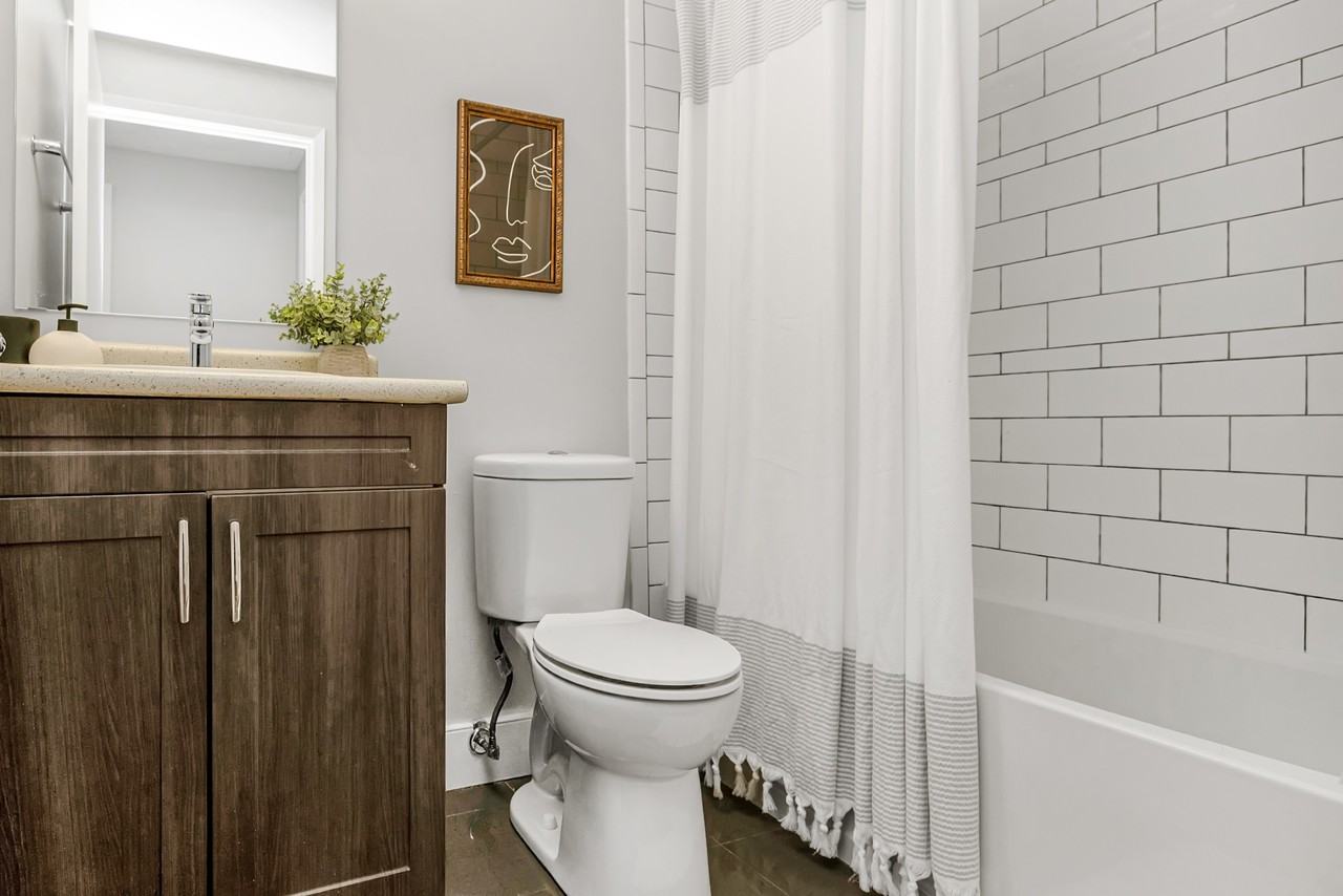 Vanier Heights - Photo 5 of 9