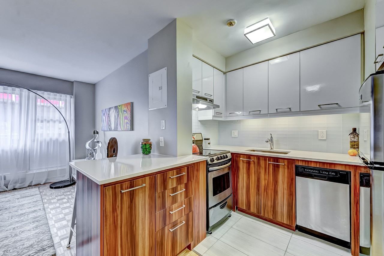 Le 1420 Crescent - Photo 3 of 32