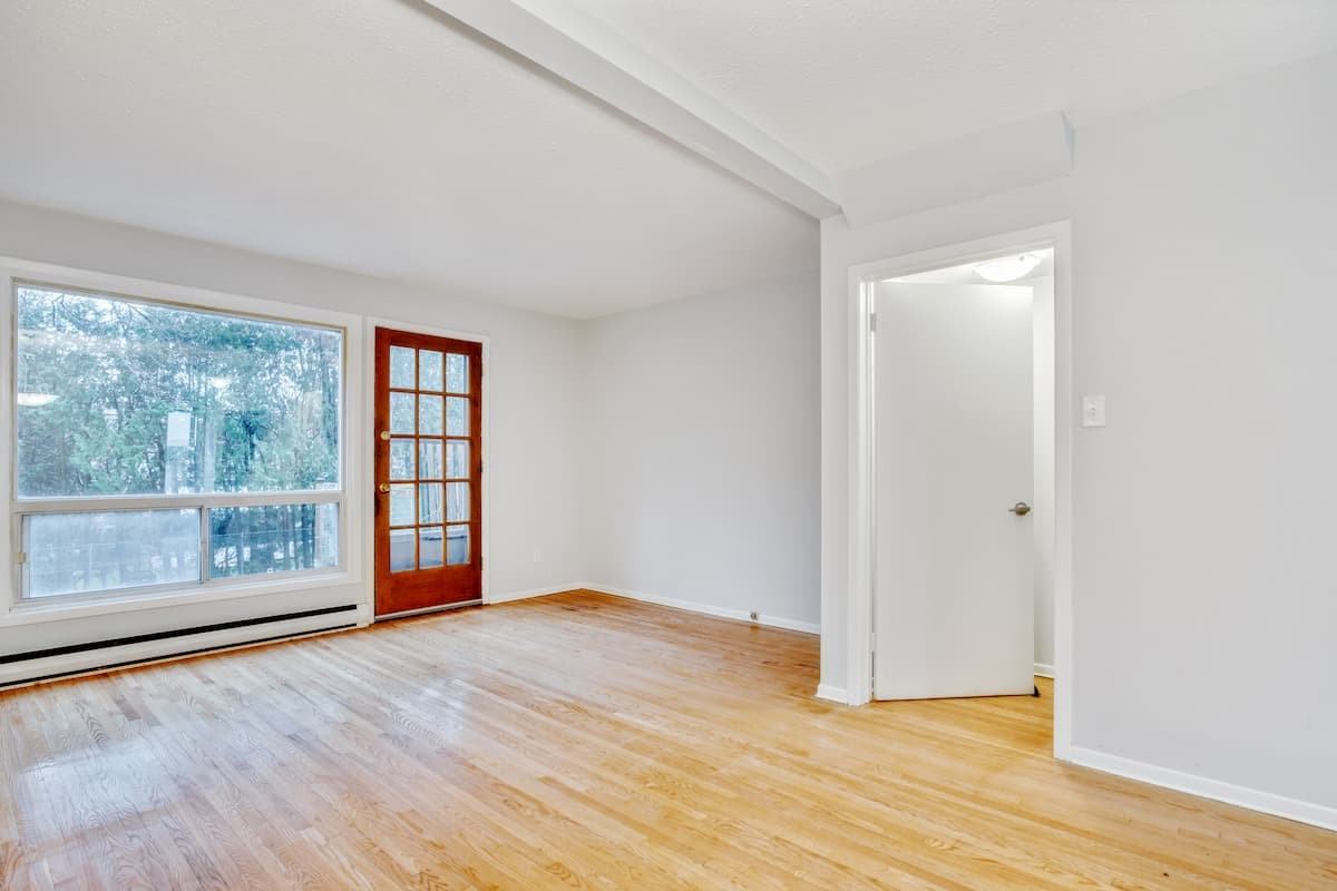 85 Henderson Avenue Townhomes - Photo 7 of 11