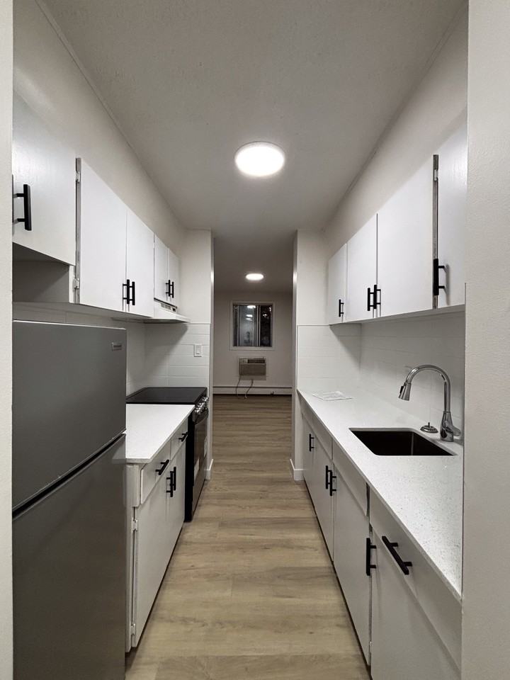 Hillcrest - Photo 2 of 19