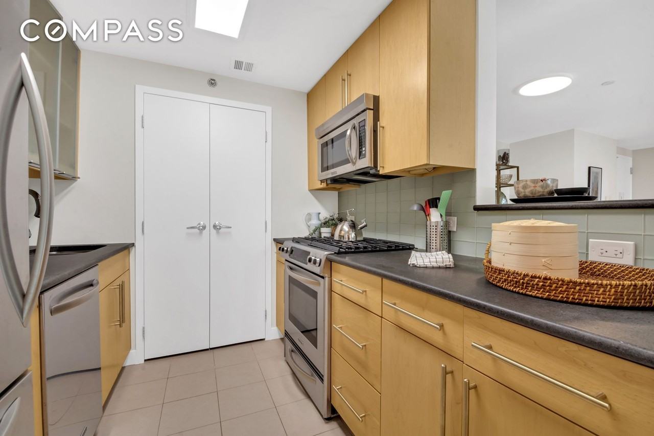 40 W 116th St #B303 - Photo 6 of 23