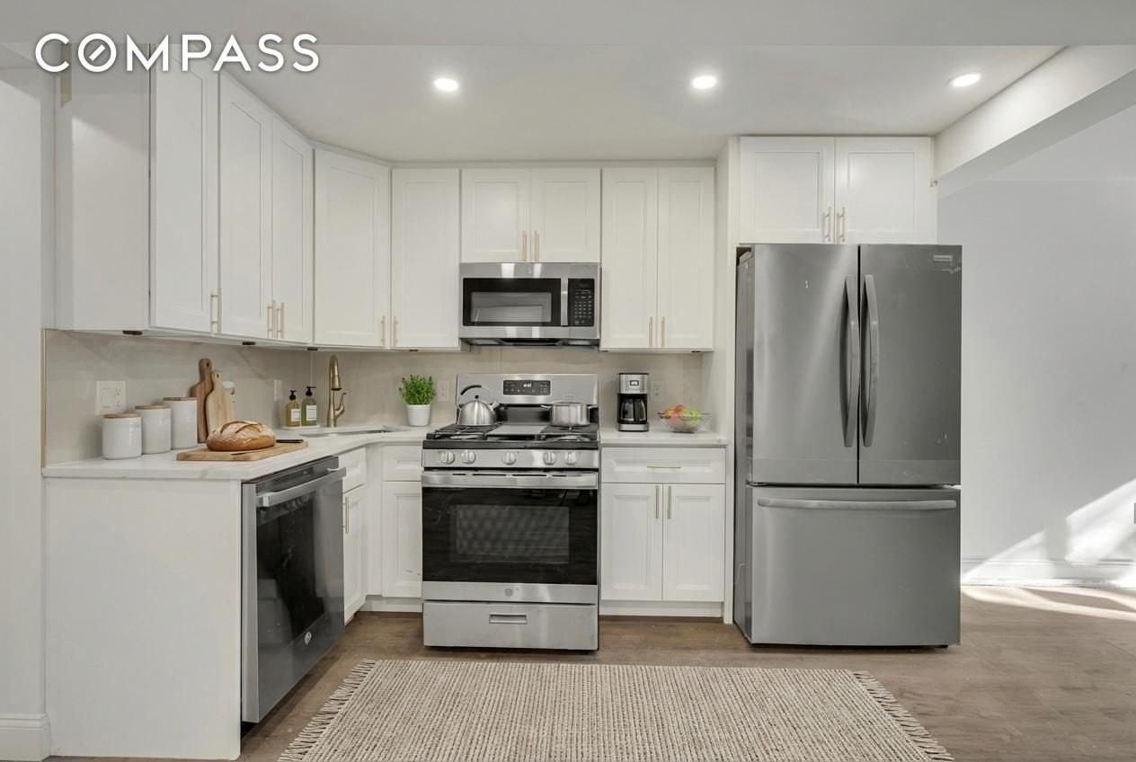 593 Van Buren St #1 - Photo 3 of 11