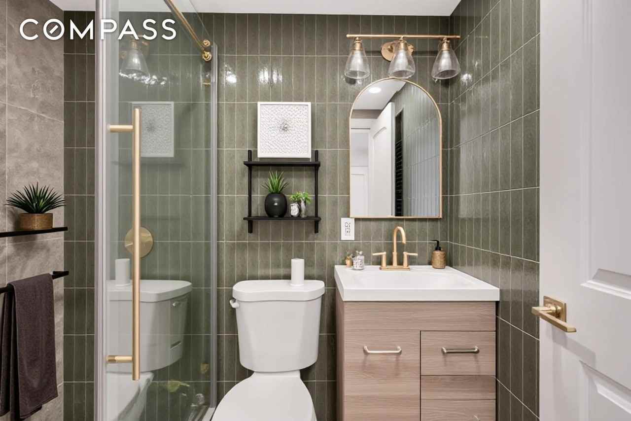 593 Van Buren St #1 - Photo 4 of 11