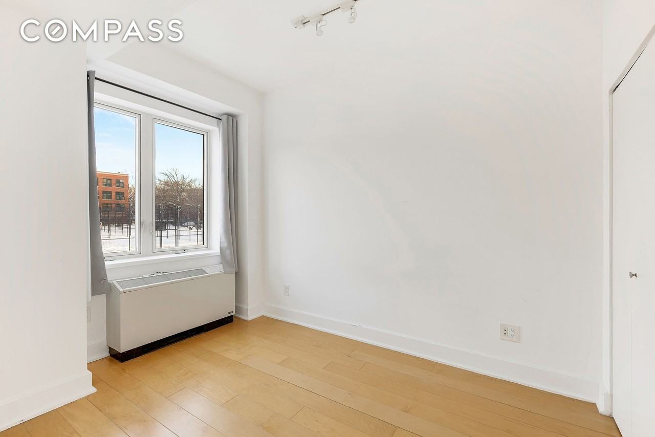 343 4th Ave #2F - Photo 4 of 11