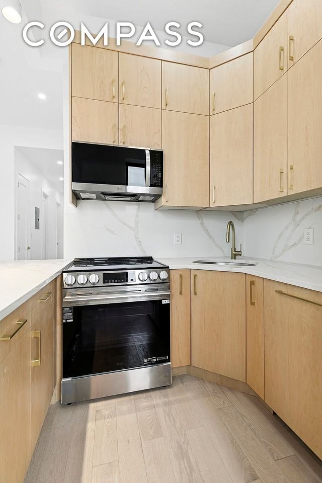 241 Flatbush Ave #3 - Photo 4 of 12