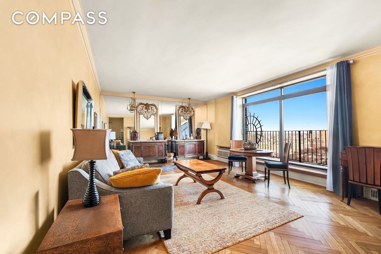 150 Central Park S #3201 - Photo 2 of 6