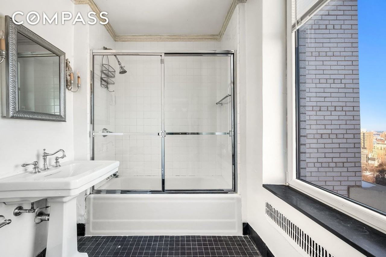 150 Central Park S #3201 - Photo 6 of 6