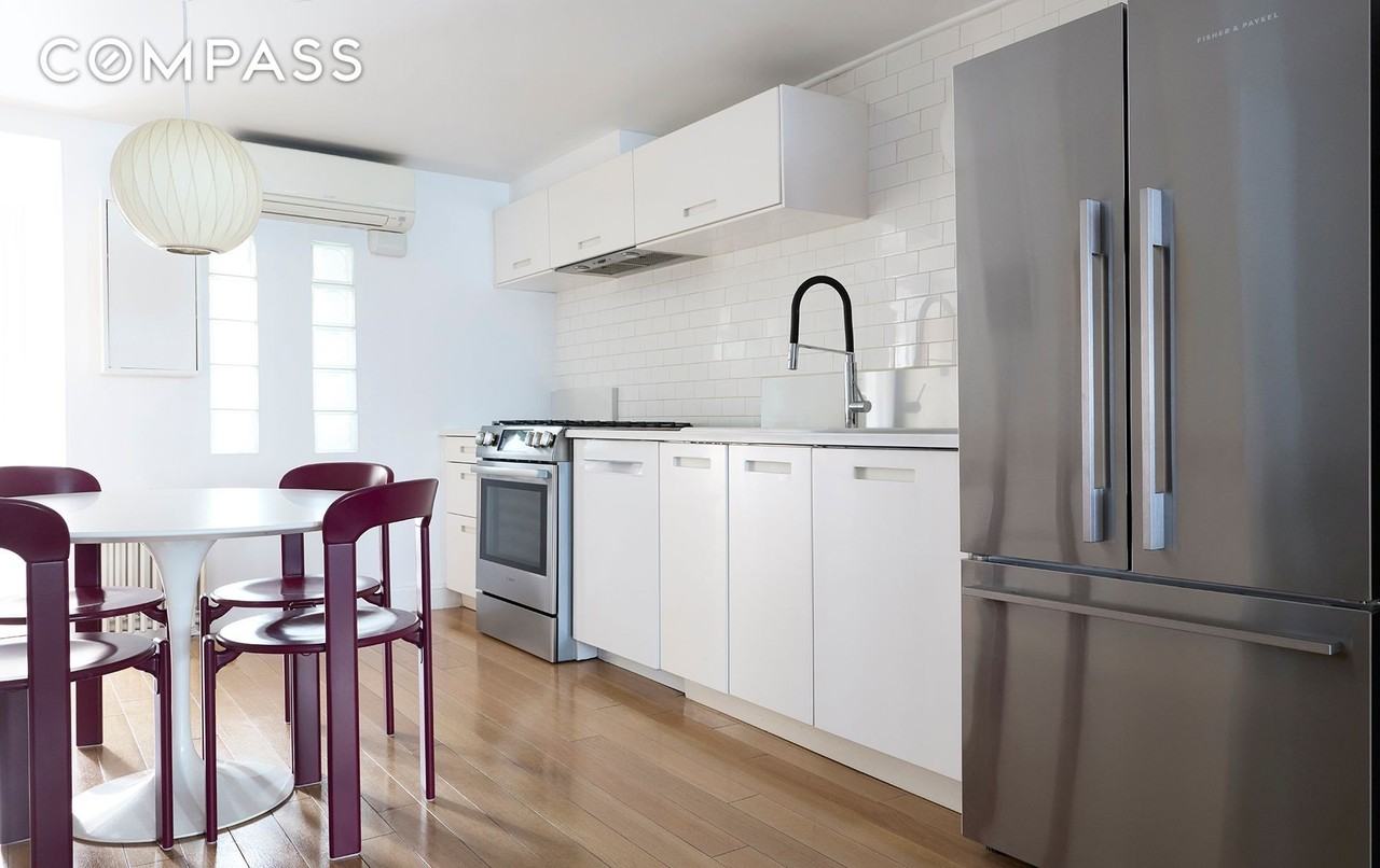 967 Lorimer St #1 - Photo 6 of 16