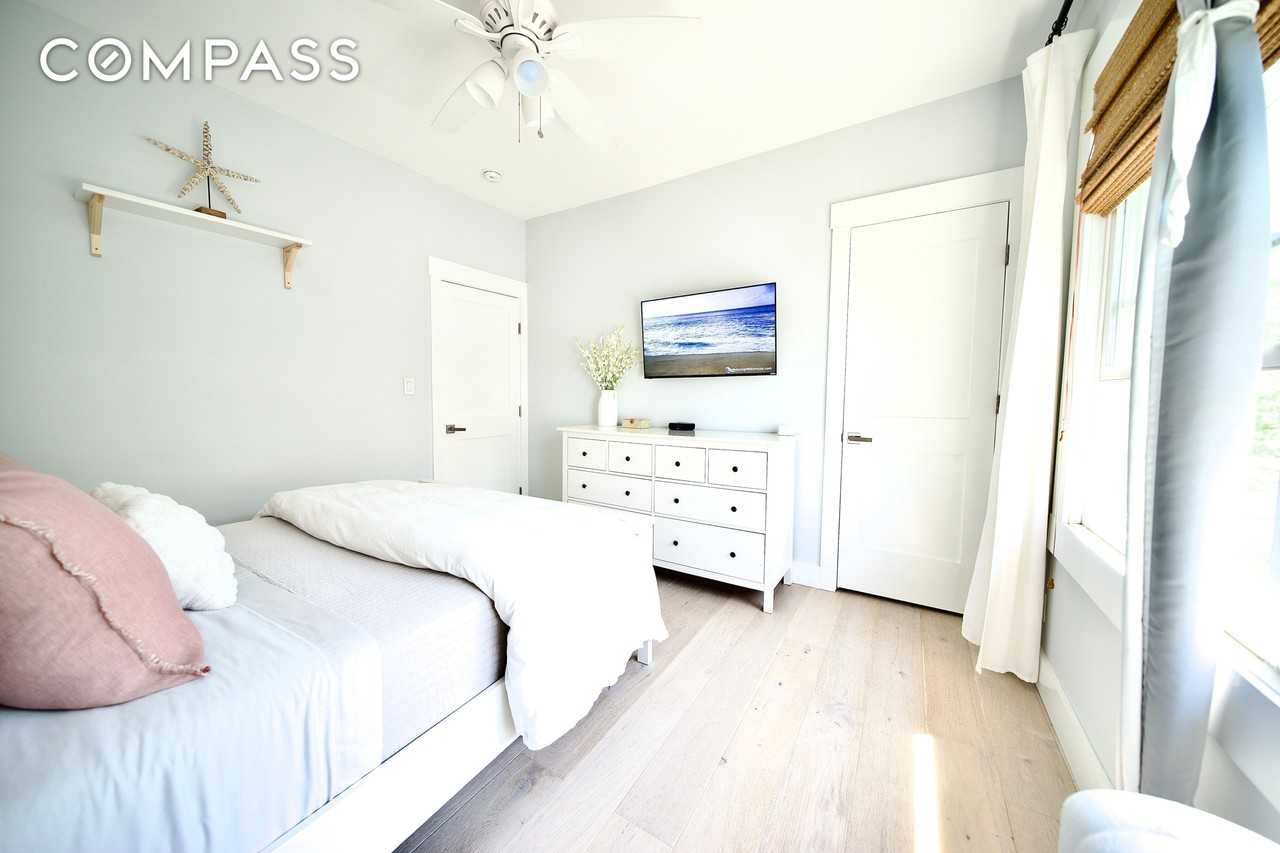 259 Beach 125th St #2R - Photo 4 of 14