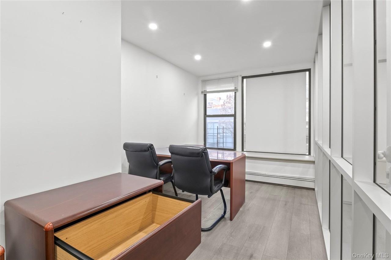 20 E 125th St #2 - Photo 3 of 10