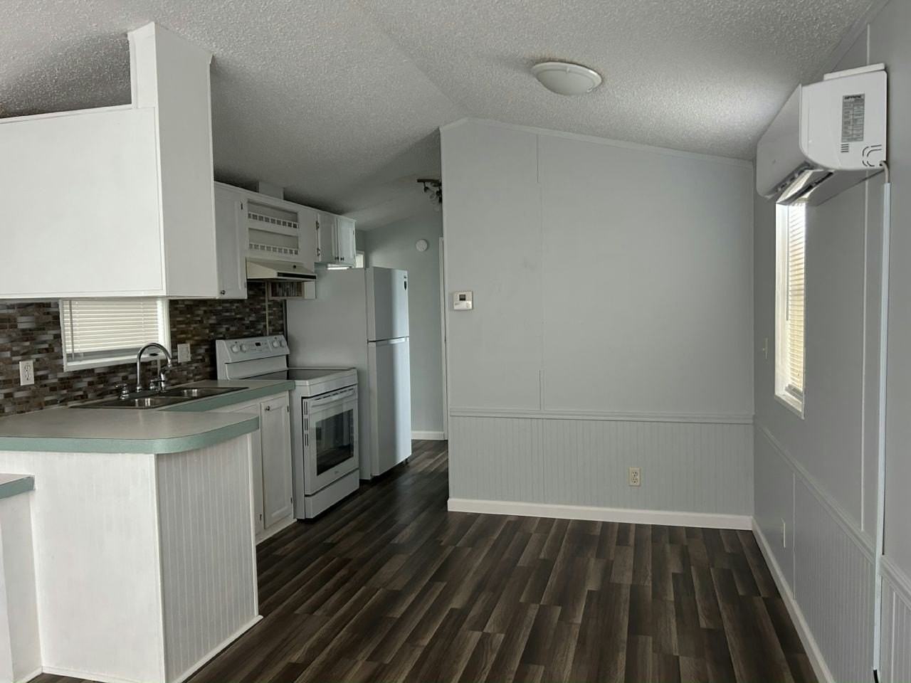 21320 Lake Bambi Cir #21320 - Photo 4 of 9