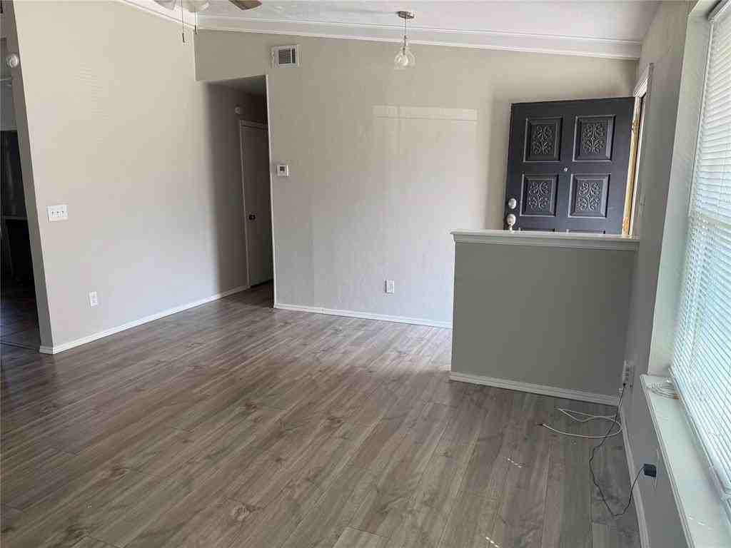 1137 Nw 104th St - Photo 4 of 19