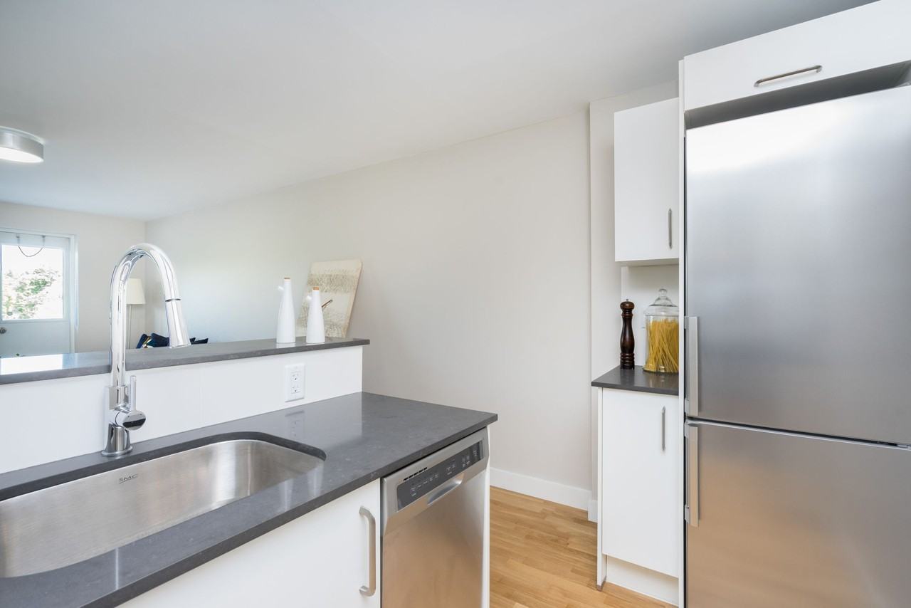111 Lawton Boulevard - Photo 3 of 50