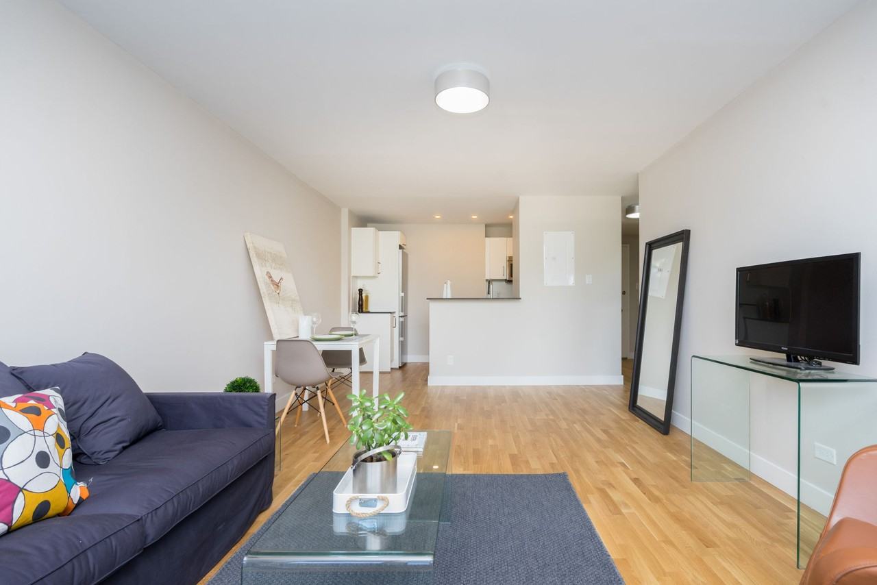 111 Lawton Boulevard - Photo 6 of 50