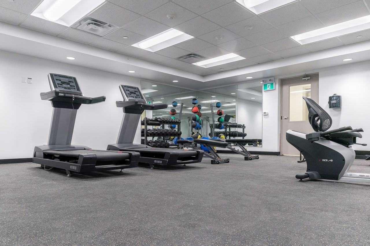 111 Lawton Boulevard - Photo 7 of 50