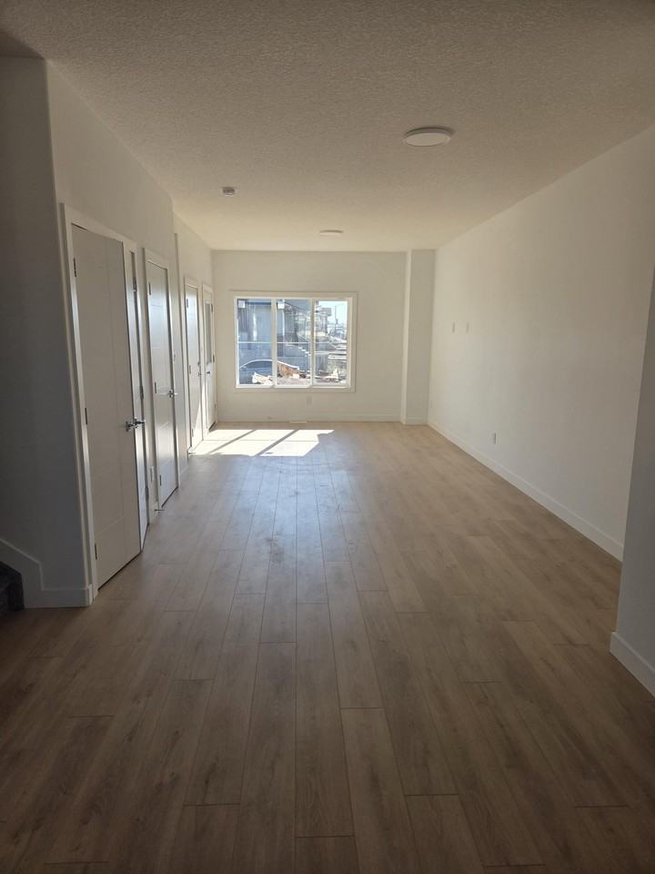 Strongbuilt Azur 1 - Photo 3 of 12