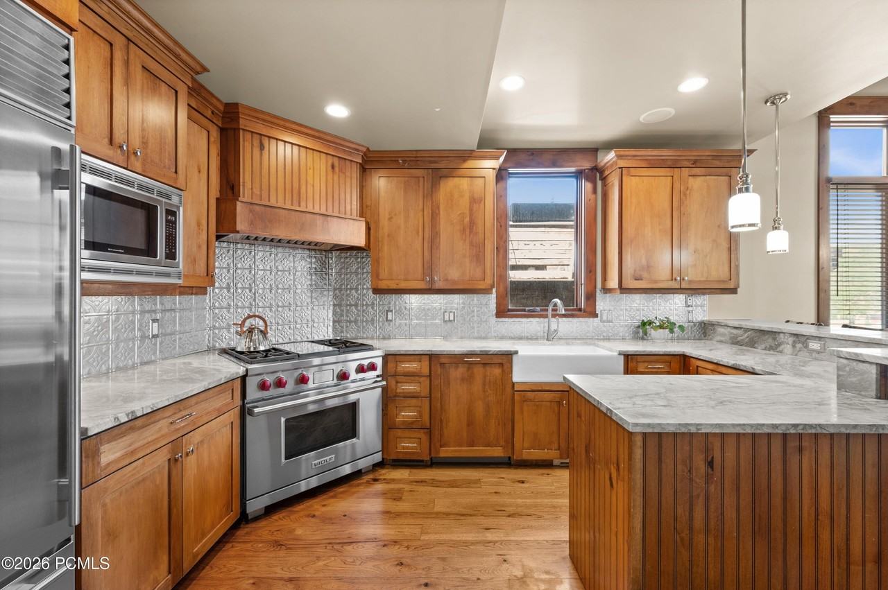 320 Woodside Ave - Photo 5 of 30