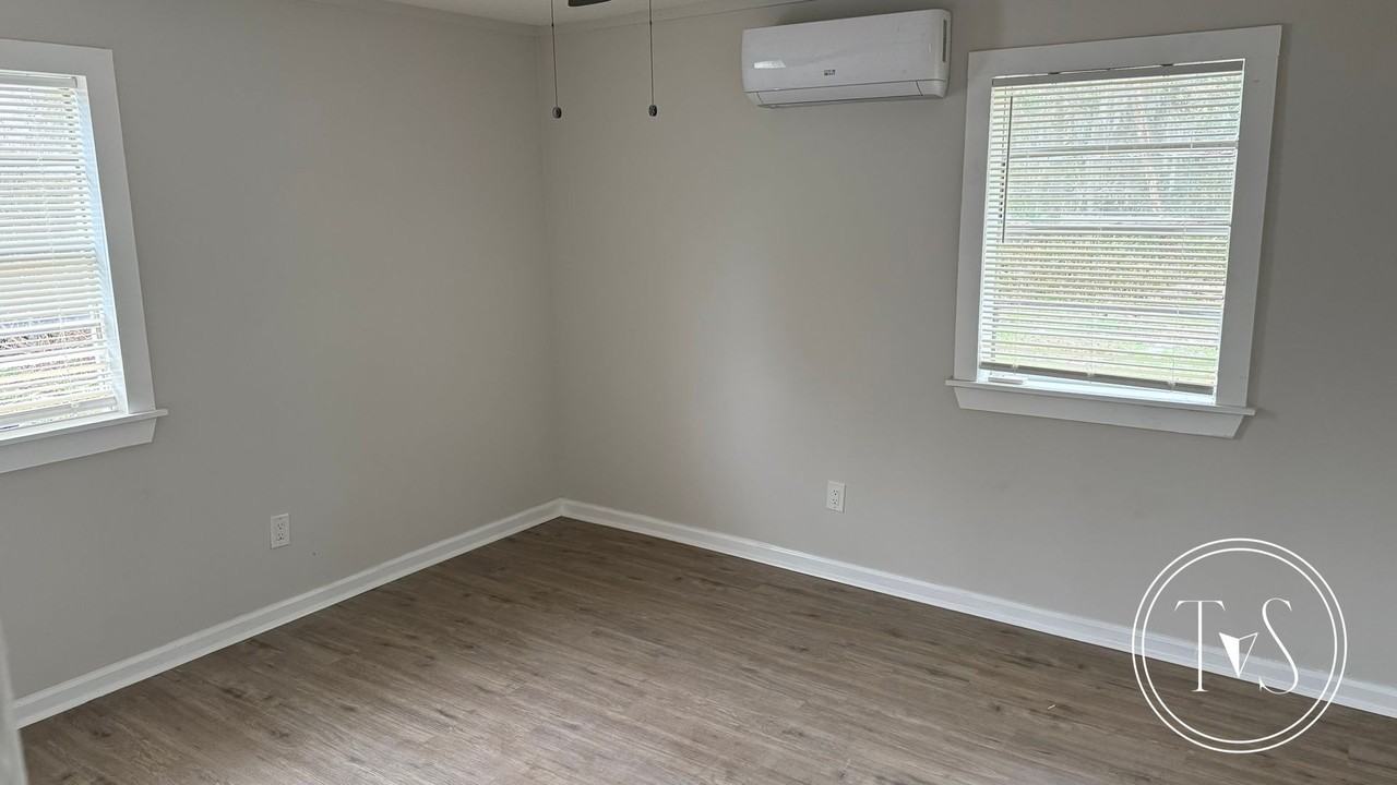 2214 Shell Rd - Photo 3 of 16