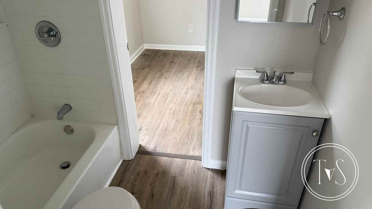 2214 Shell Rd - Photo 4 of 16