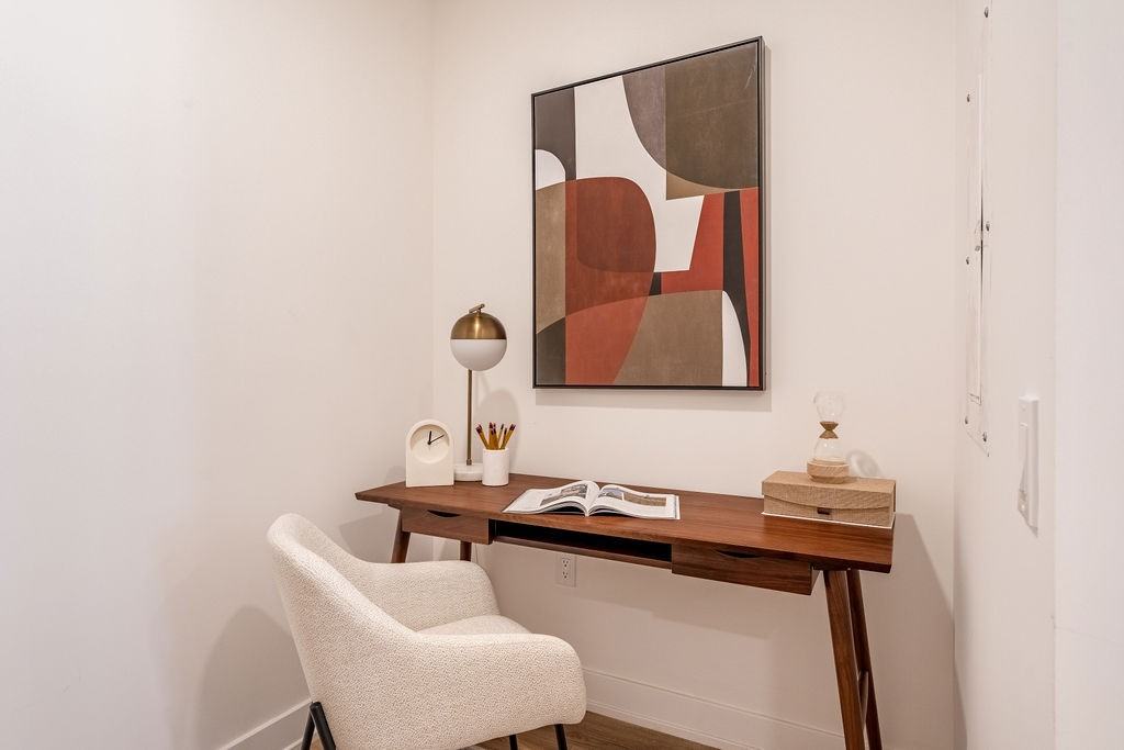 360 Laurier - Photo 7 of 28