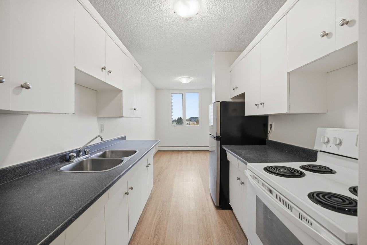 Imperial Tower - Photo 6 of 12