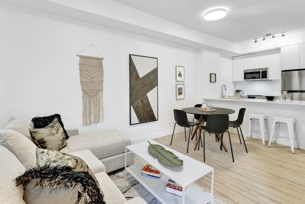 Elva - Photo 4 of 18