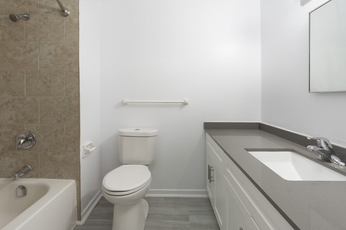 Blackacres Blvd Townhomes - Photo 7 of 13