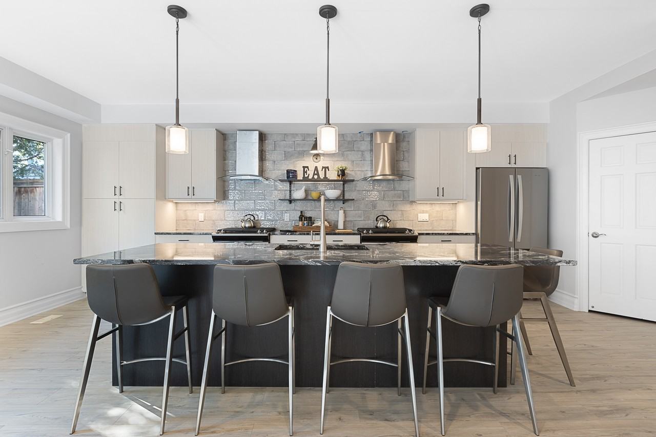 240 Blackburn - Photo 5 of 50